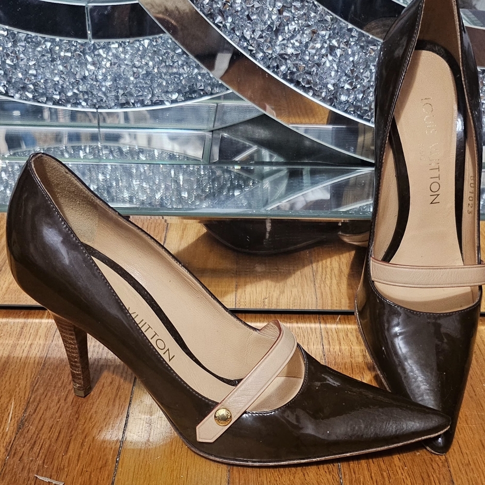 AUTHENTIC Louis Vuitton brown patent leather heels👠 - Picture 6 of 6